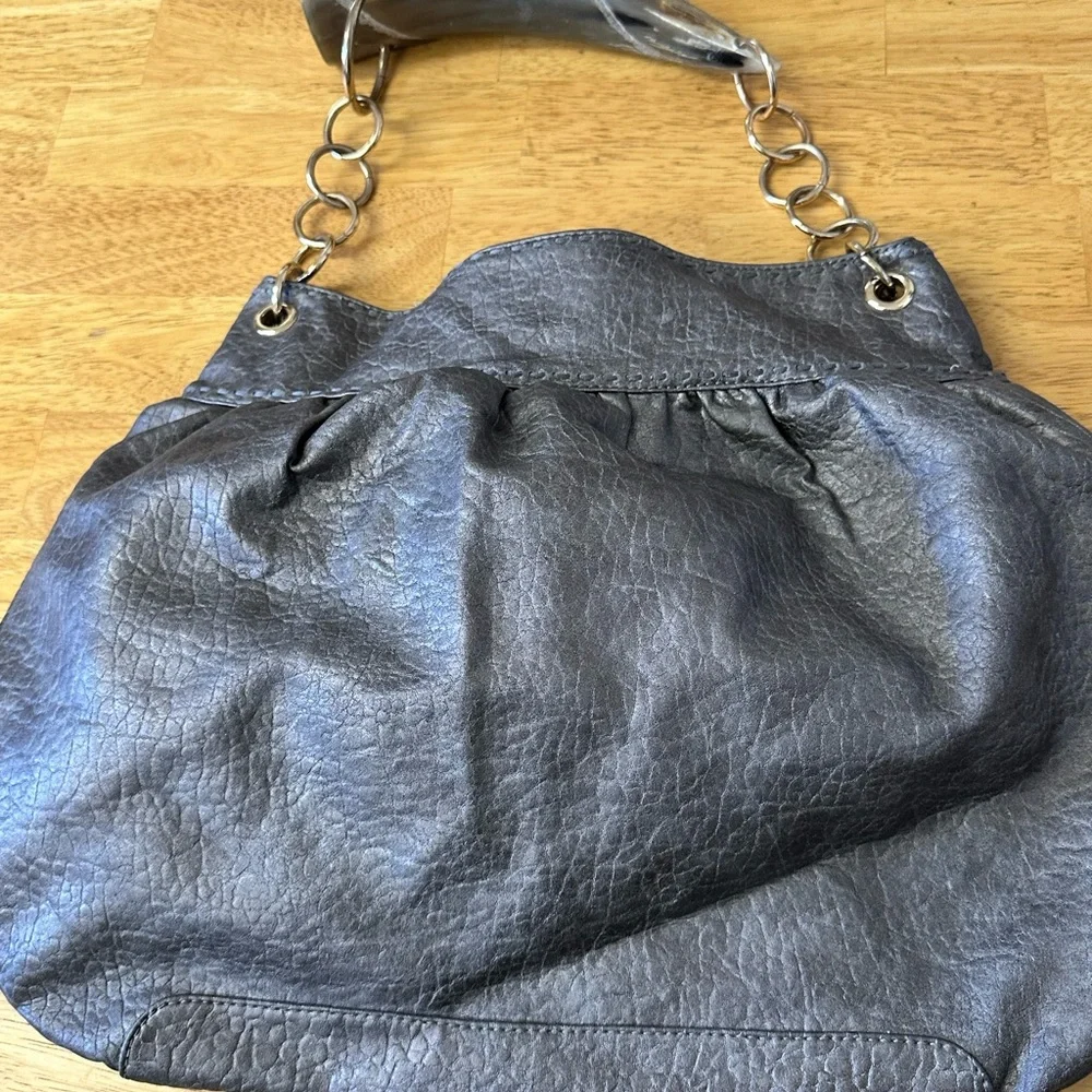 Metallic Gray Gathered Shoulder Bag with Silver Chain - Picture 3 of 4
